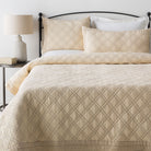 Primrose Quilt, Cream